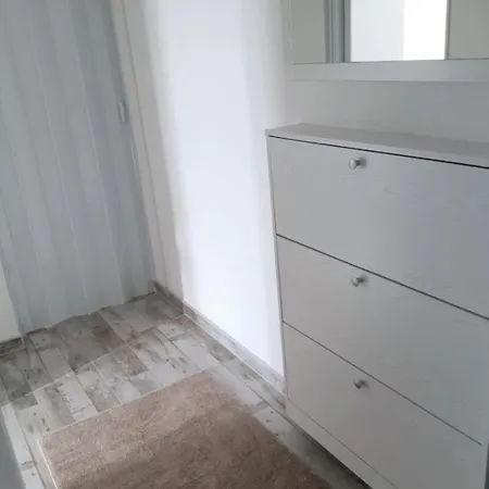 Annie Apartment