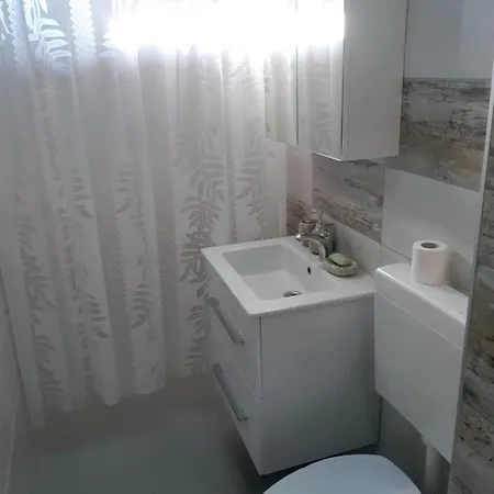 Annie Apartment
